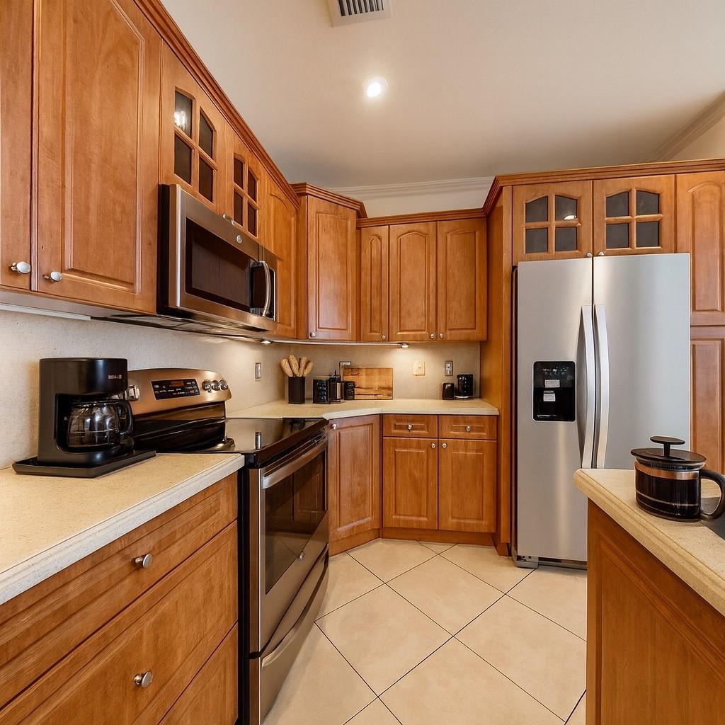 TOWNGATE-CHERRY BAY - Residential