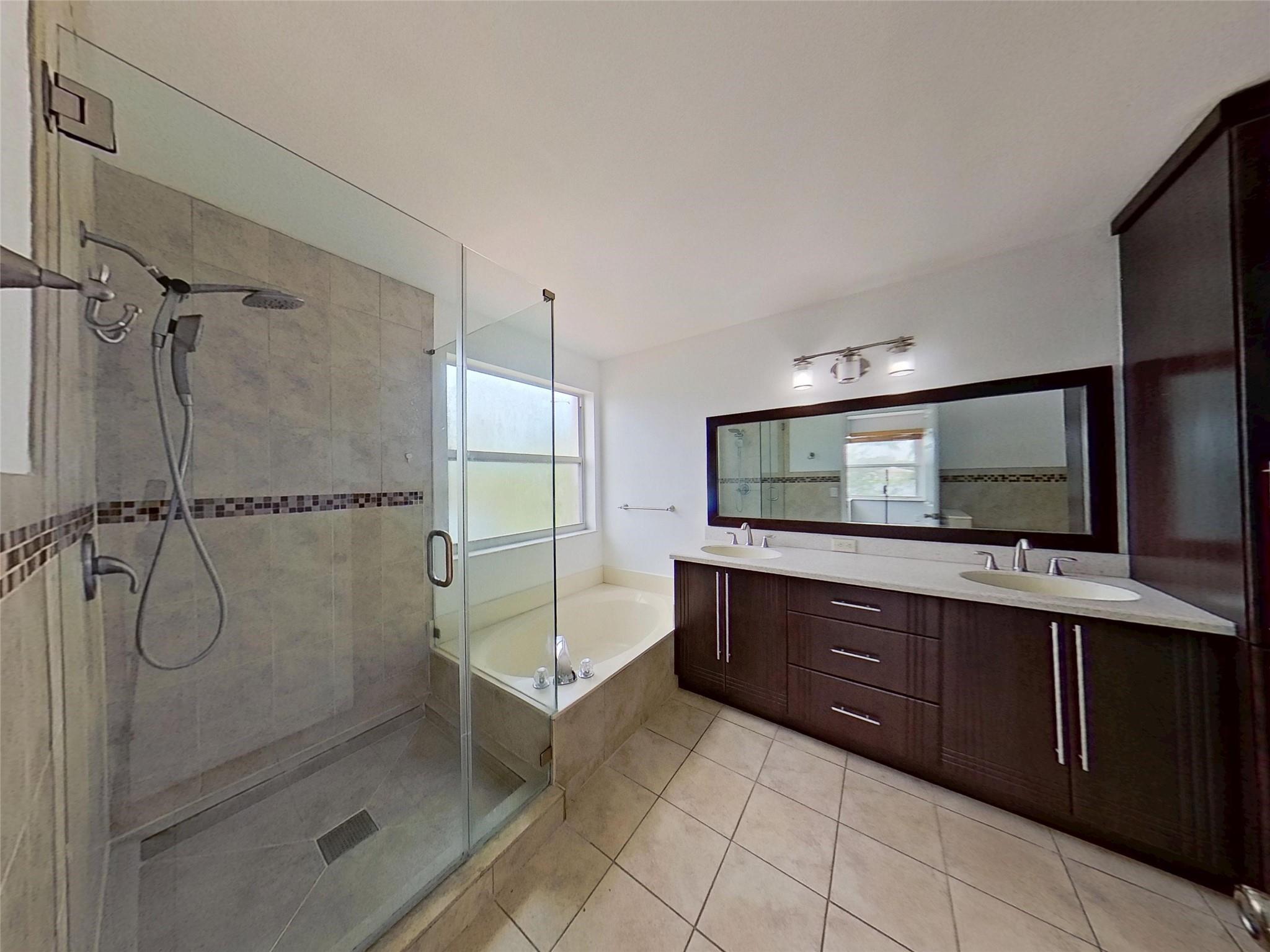 TOWNGATE-CHERRY BAY - Residential