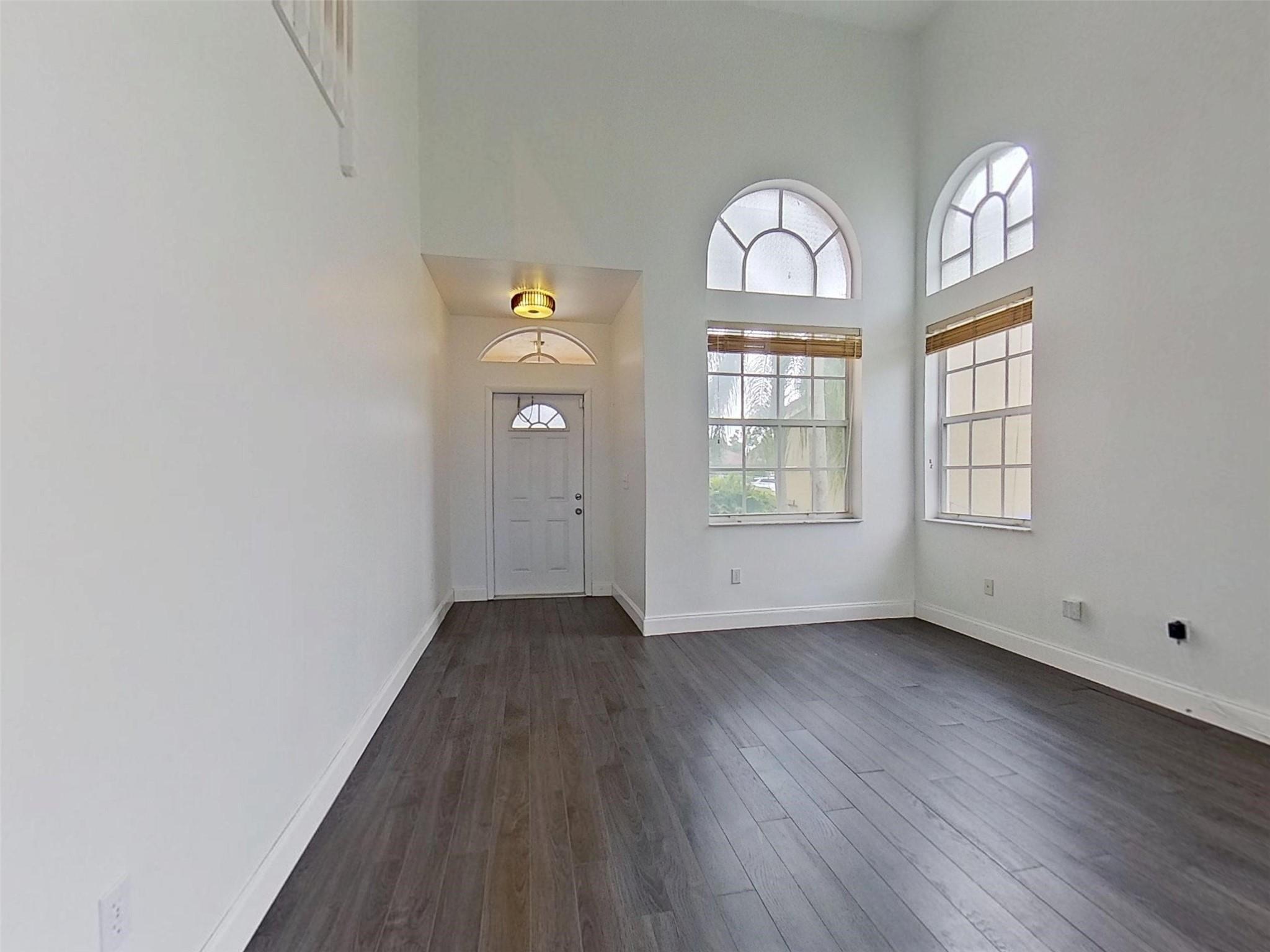 TOWNGATE-CHERRY BAY - Residential