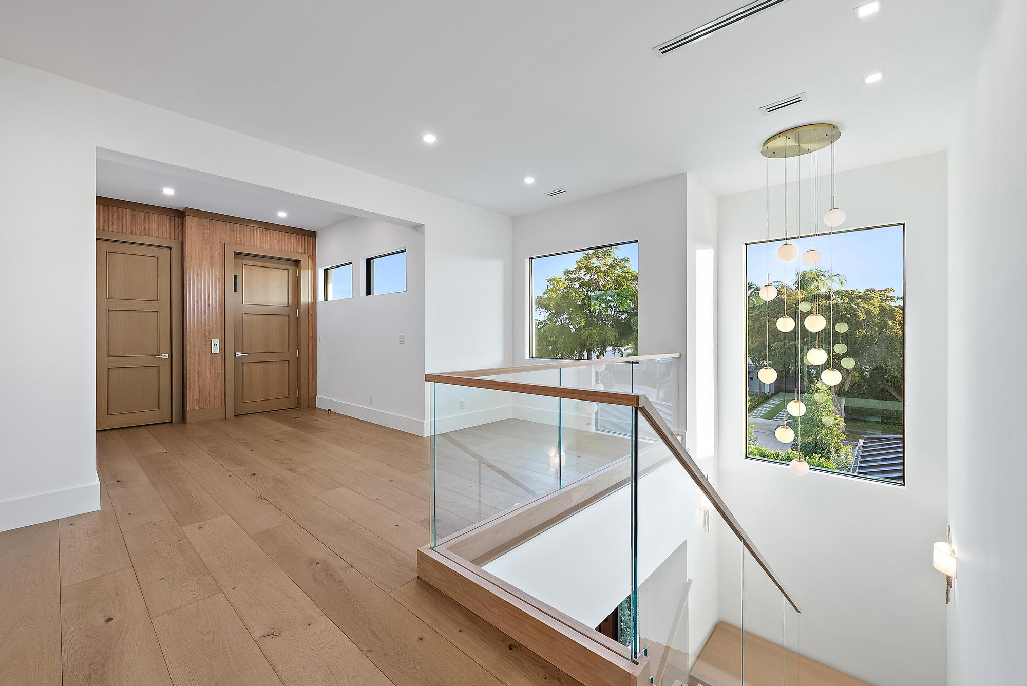 SEVILLE IN - Residential