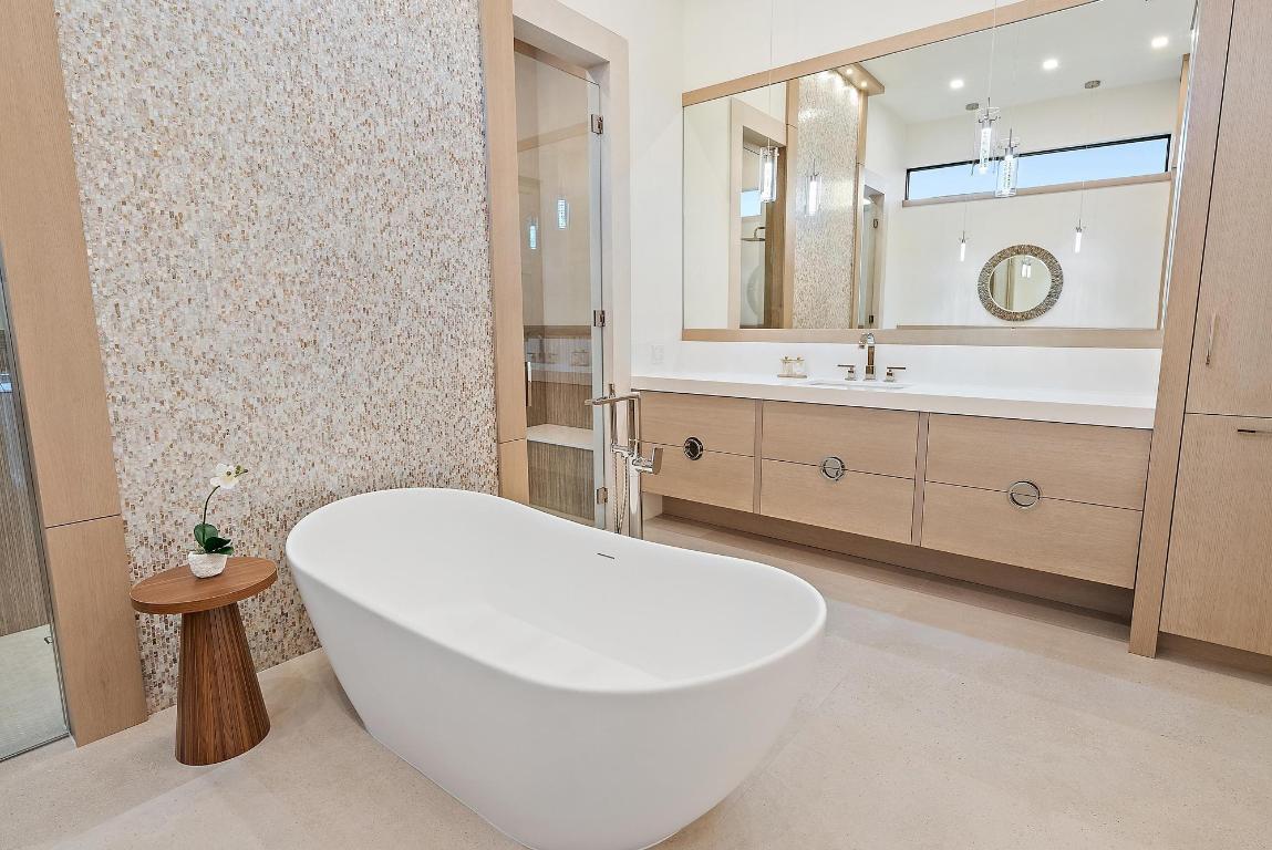 SEVILLE IN - Residential