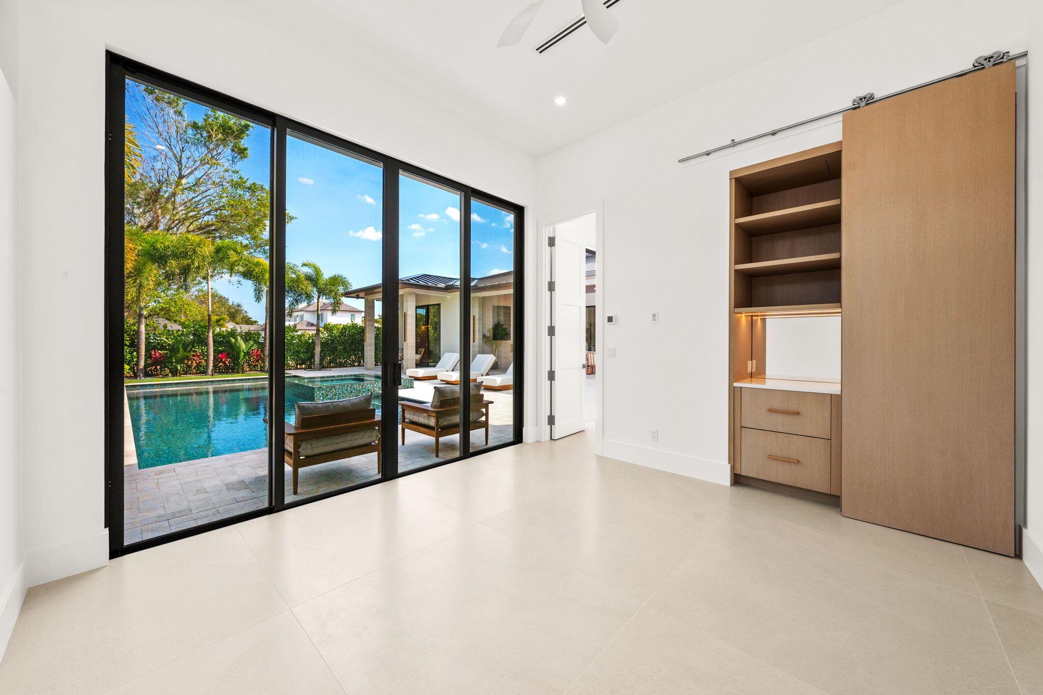 SEVILLE IN - Residential