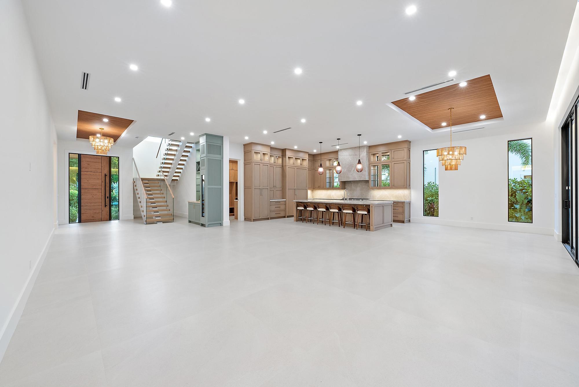 SEVILLE IN - Residential