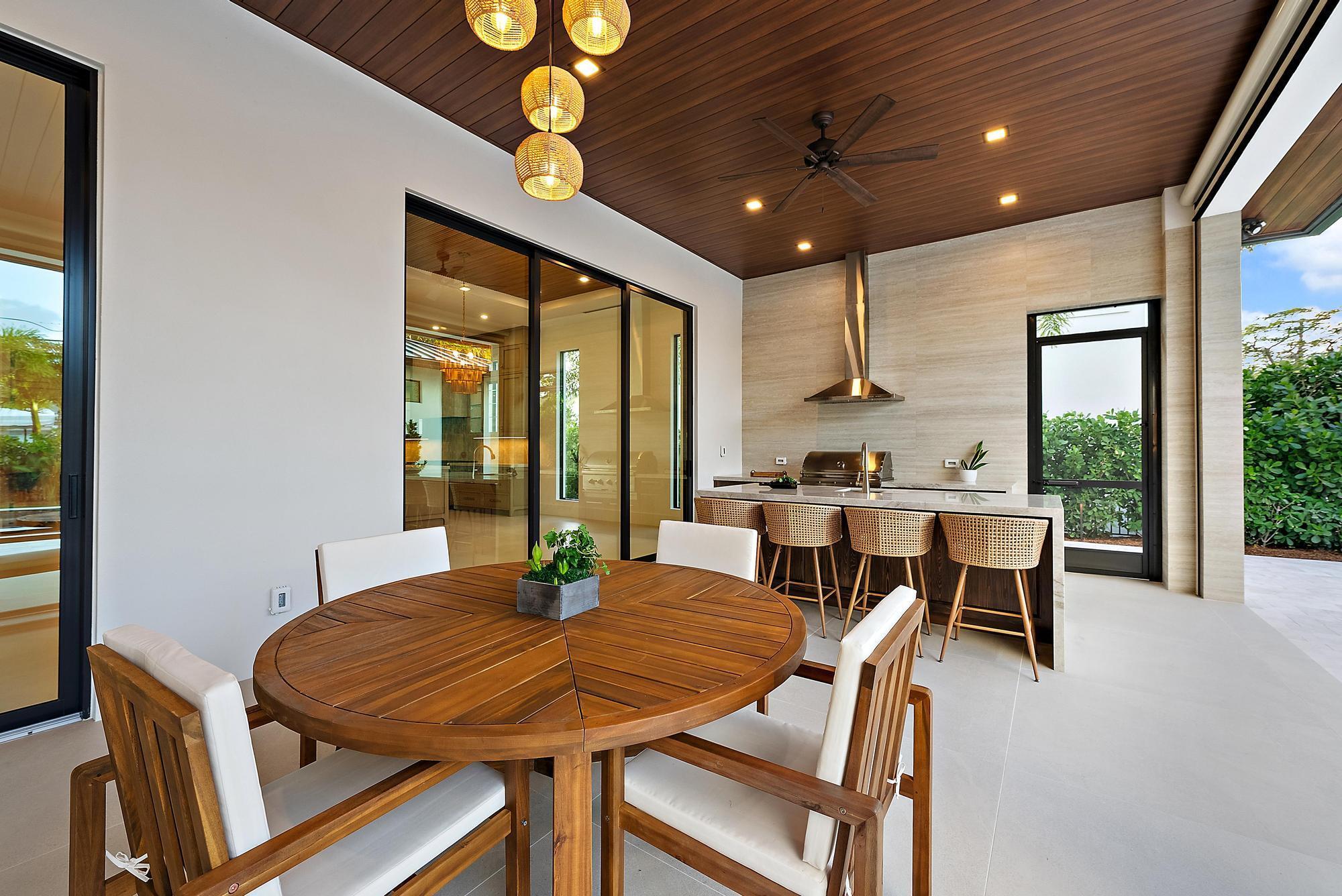 SEVILLE IN - Residential