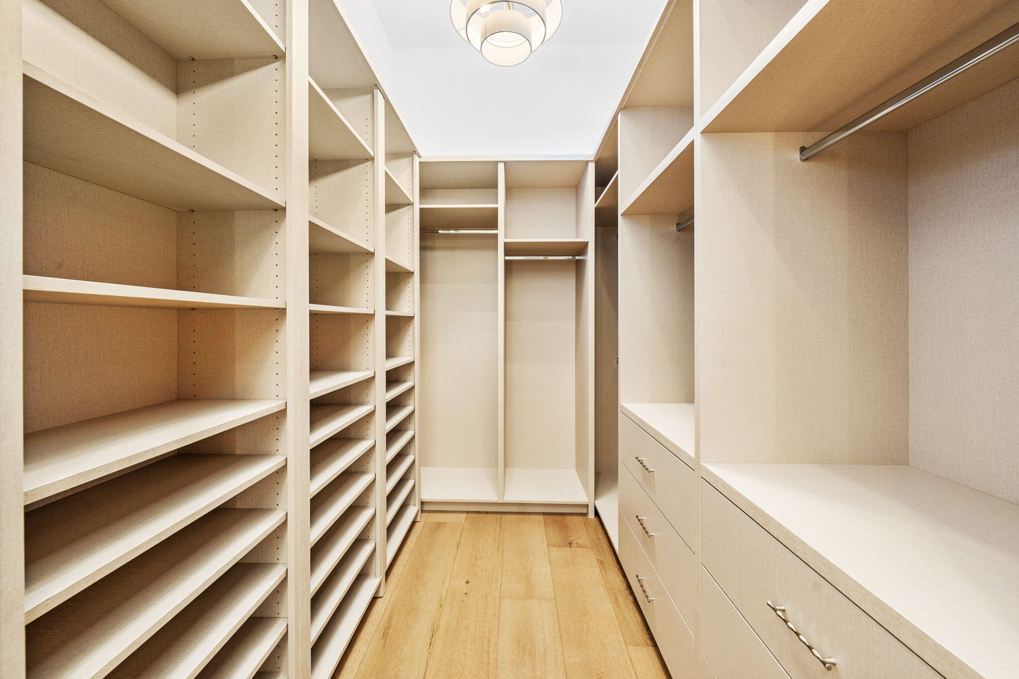 SEVILLE IN - Residential