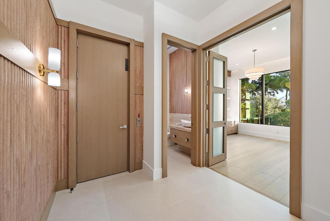 SEVILLE IN - Residential