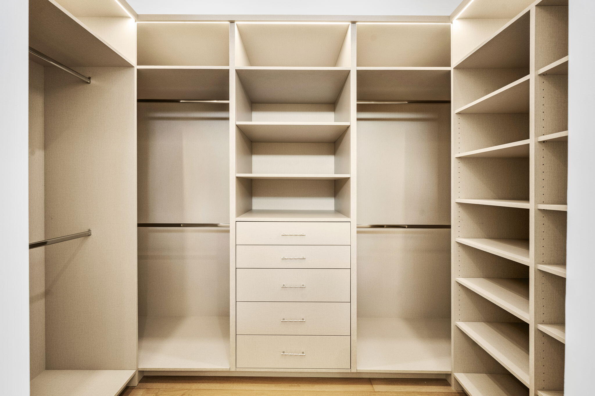 SEVILLE IN - Residential