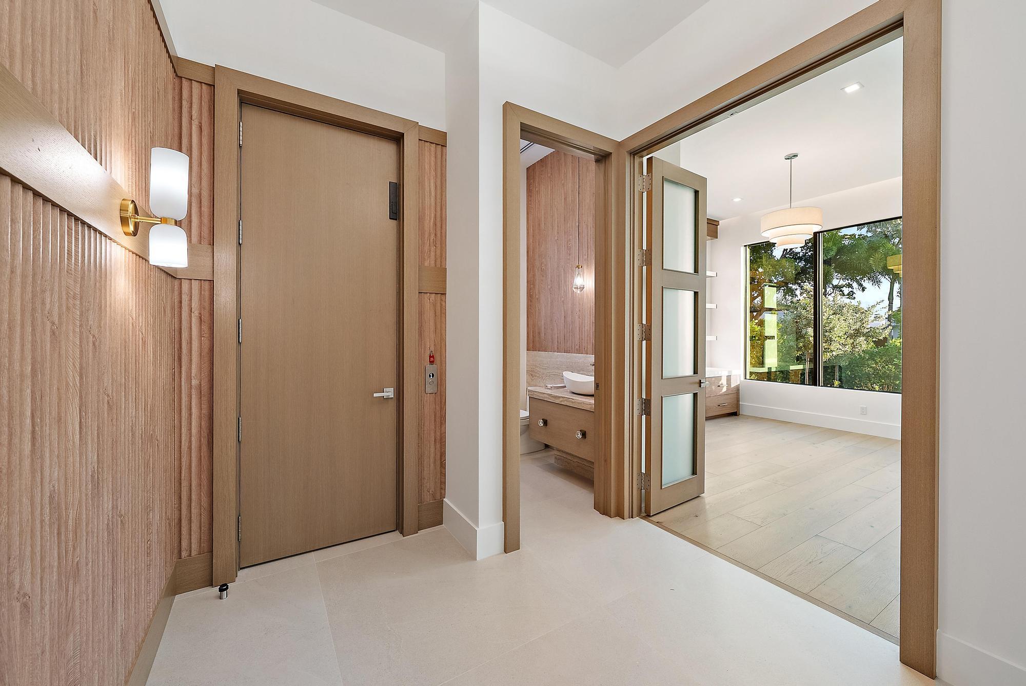 SEVILLE IN - Residential