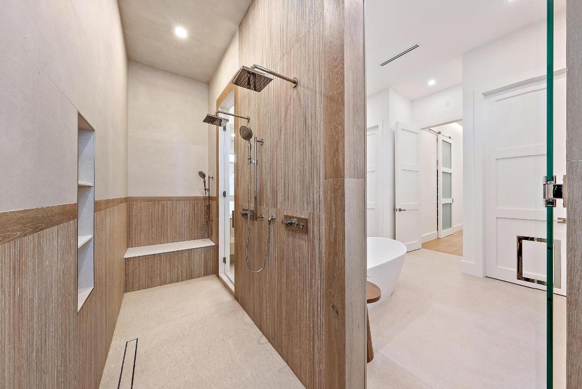 SEVILLE IN - Residential