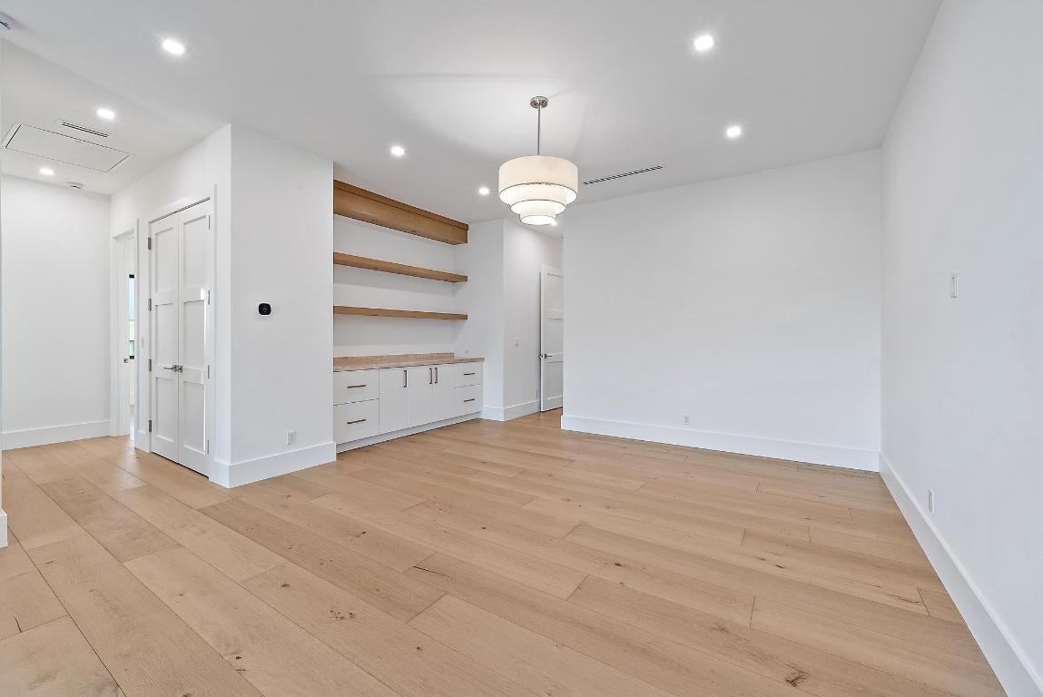 SEVILLE IN - Residential