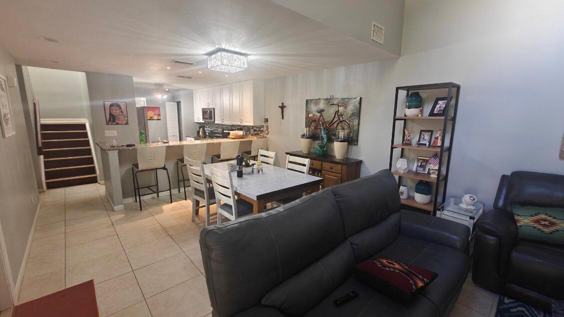 TARPON BAY VILLAS - Residential