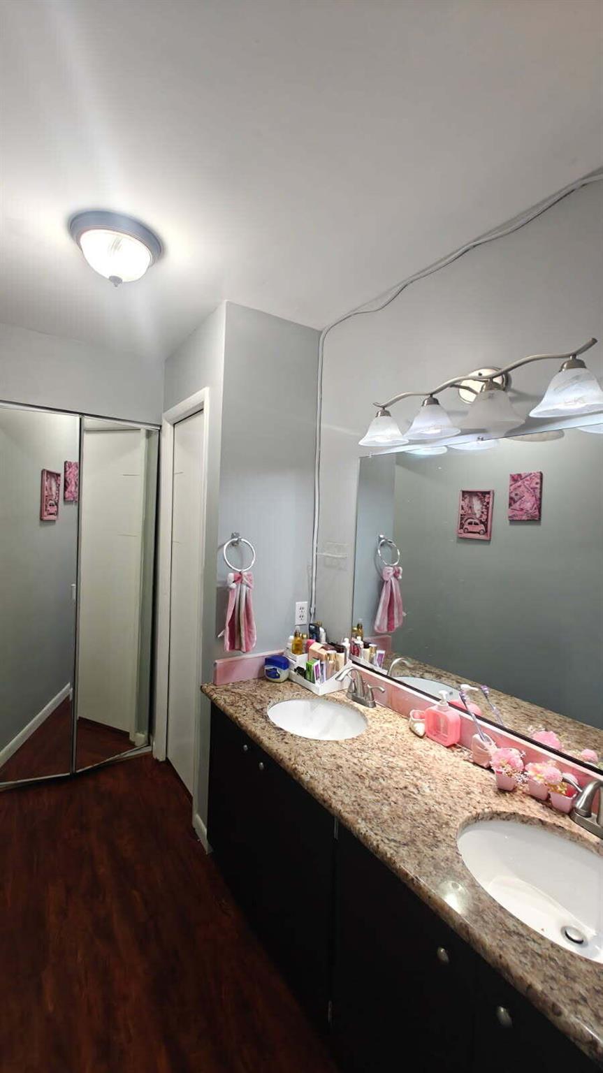 TARPON BAY VILLAS - Residential