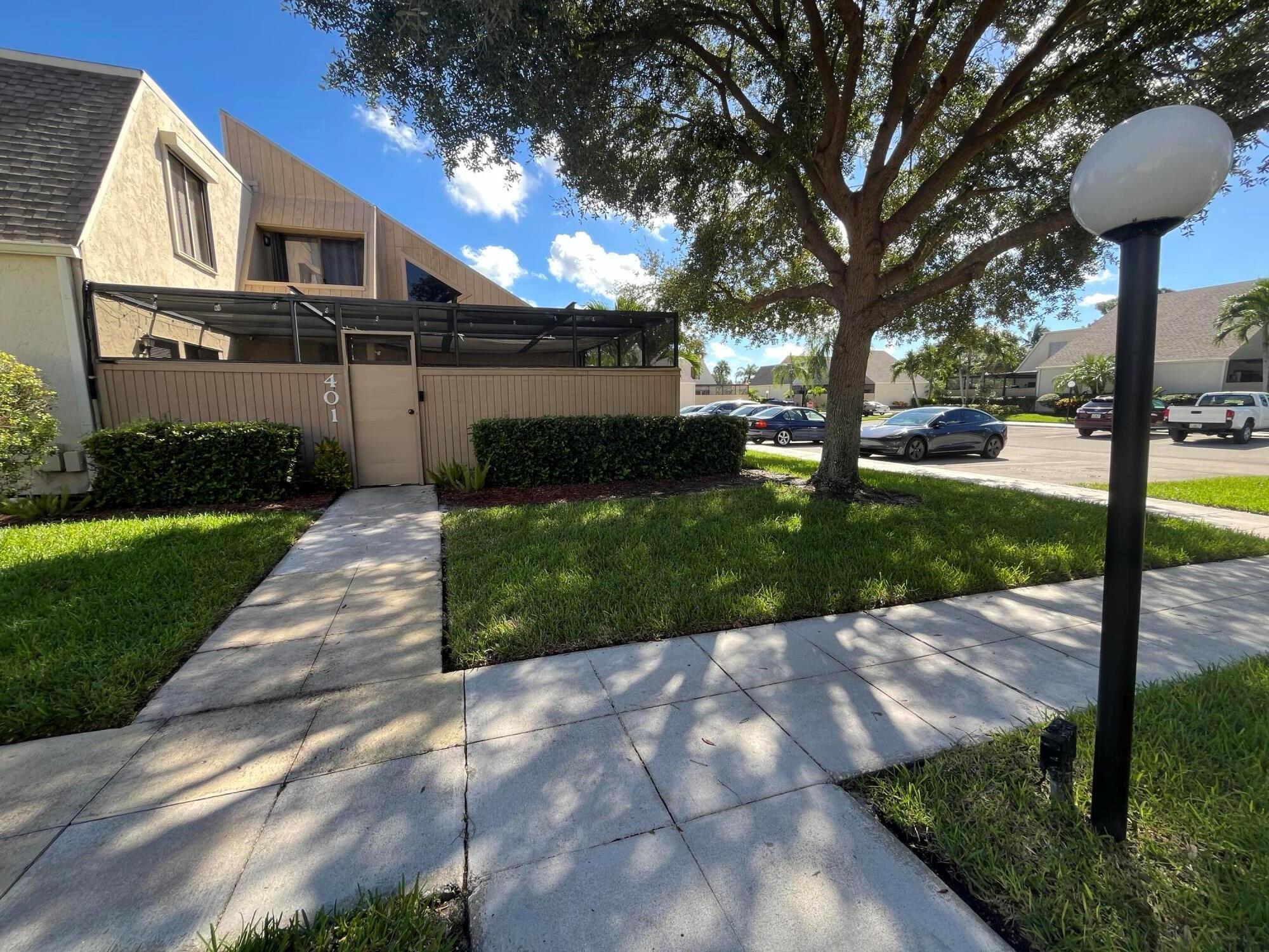 TARPON BAY VILLAS - Residential