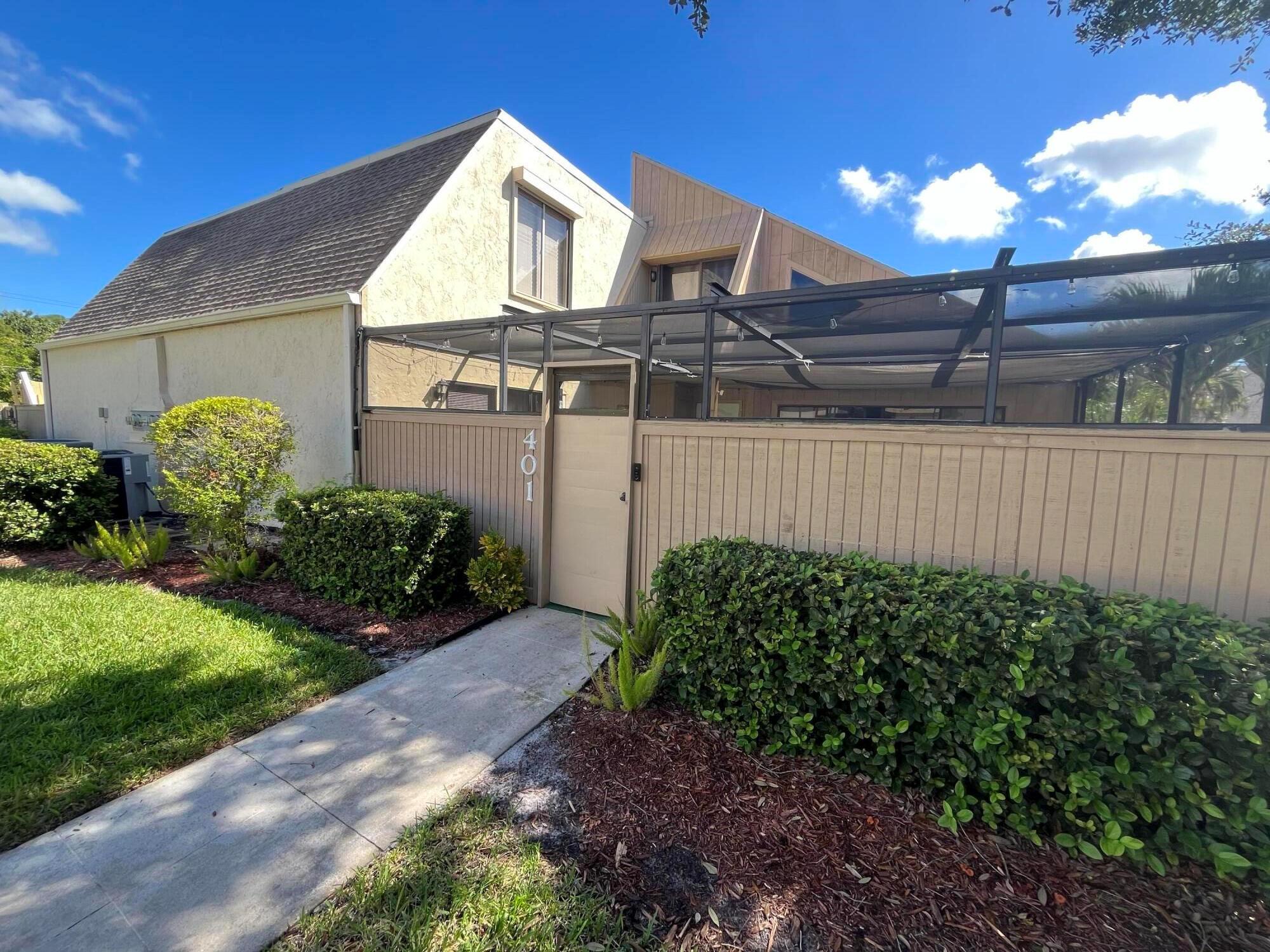 TARPON BAY VILLAS - Residential