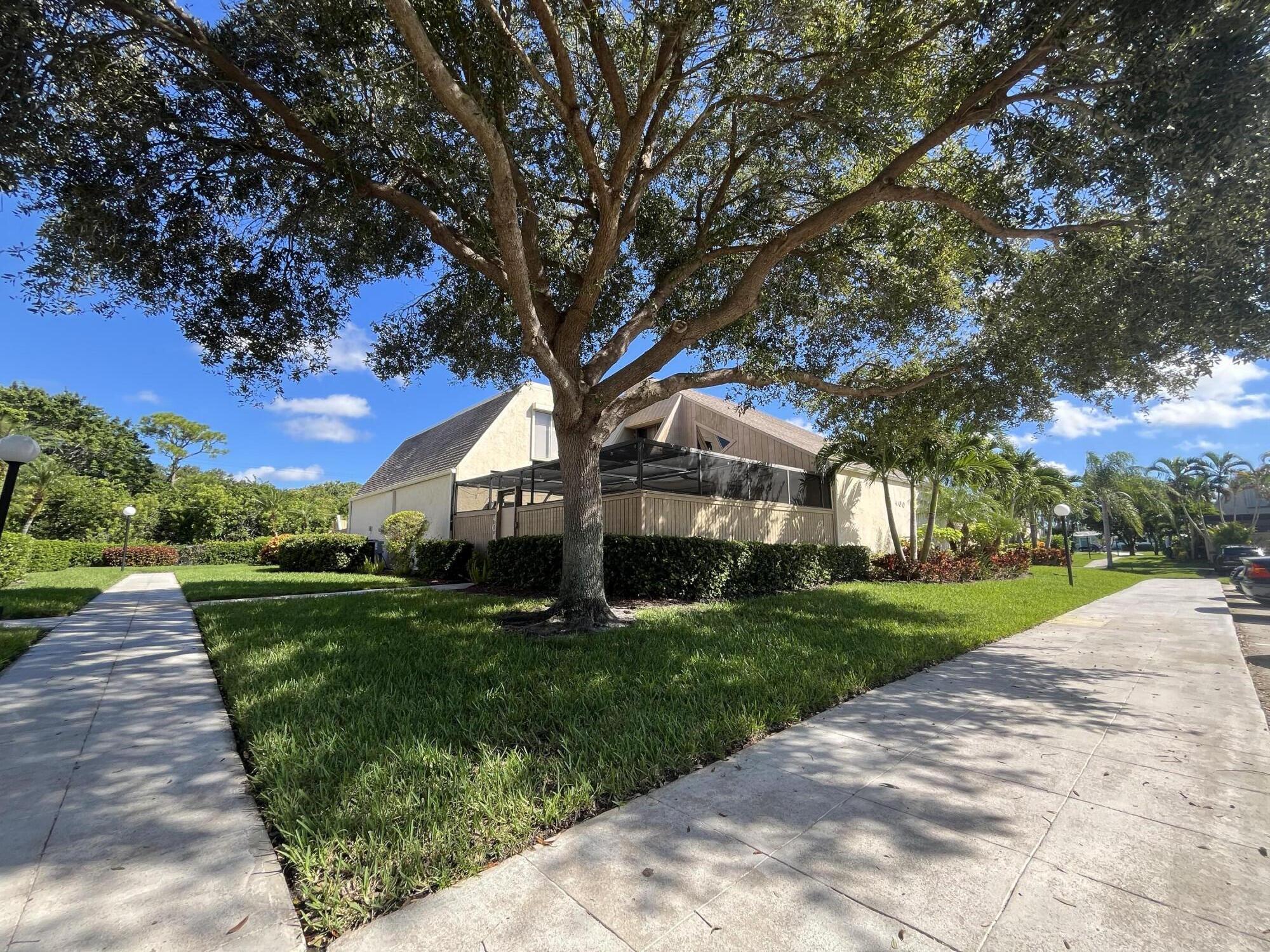 TARPON BAY VILLAS - Residential