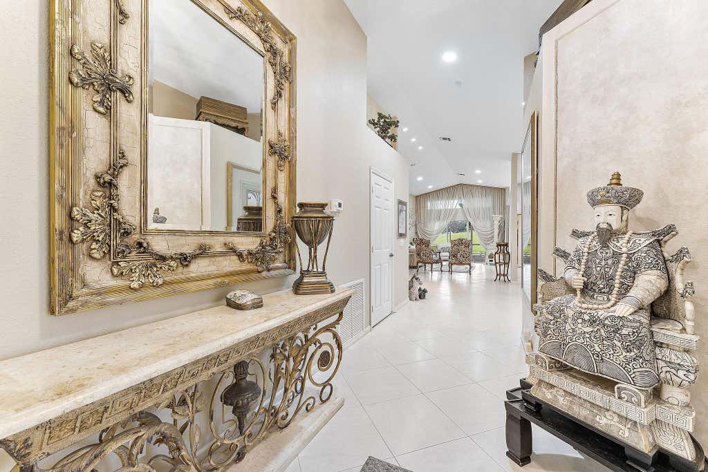 Photo of 6505 Sun River Road, Boynton Beach, FL 33437 (MLS # R11056354)