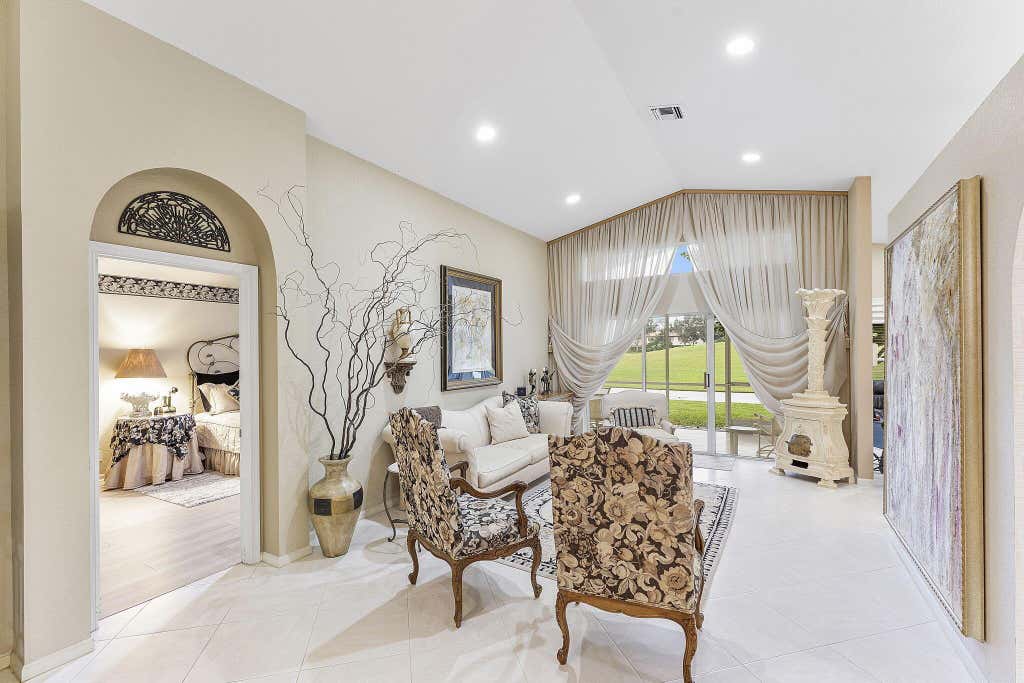 Photo of 6505 Sun River Road, Boynton Beach, FL 33437 (MLS # R11056354)