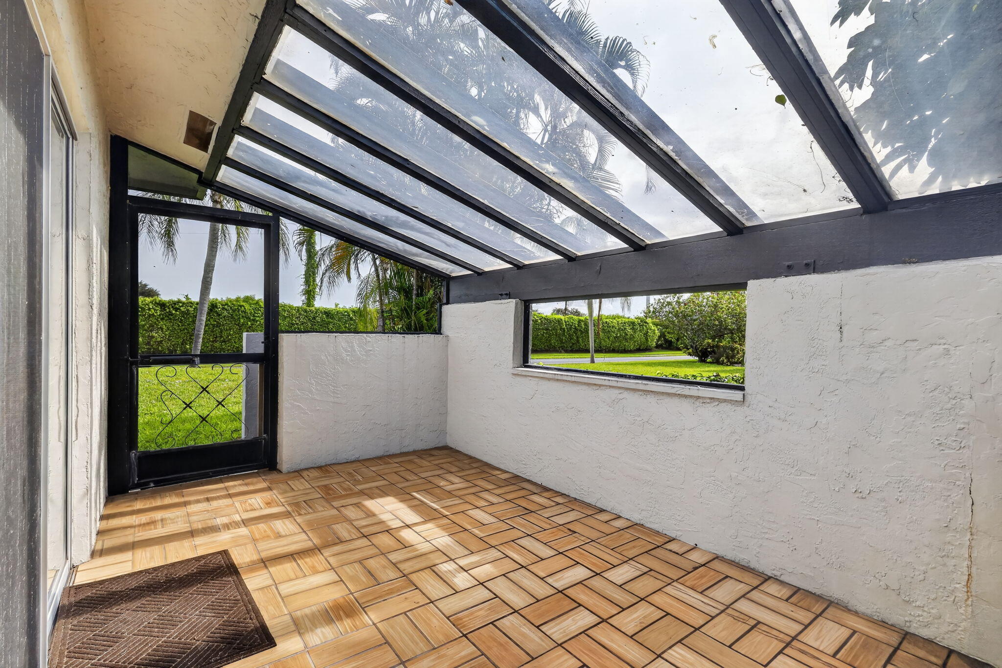 5705 QUEEN PALM Court D