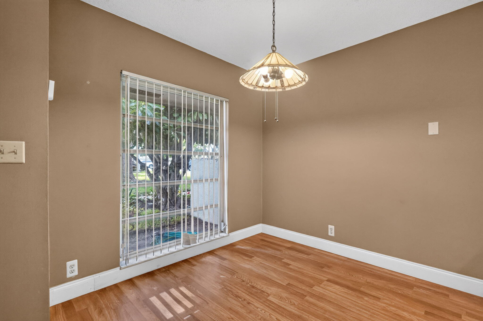 5705 QUEEN PALM Court D