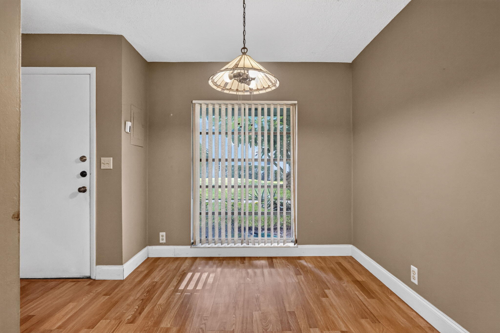 5705 QUEEN PALM Court D