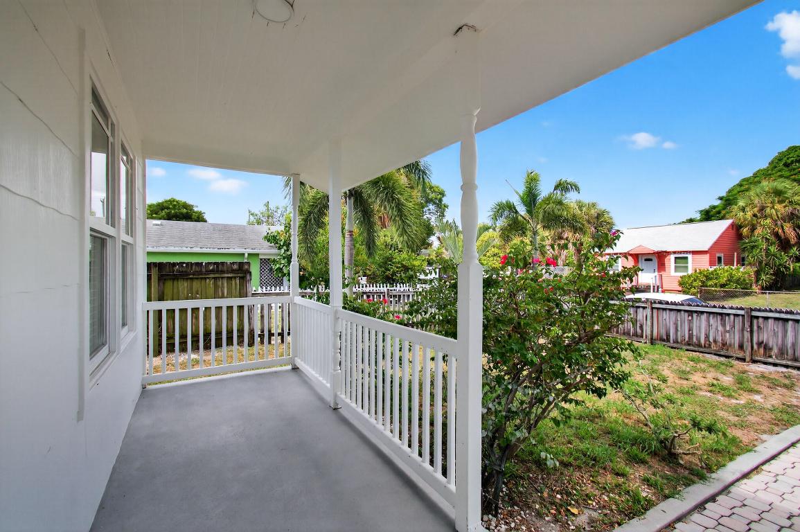 LAKE WORTH TOWN OF - Residential Lease