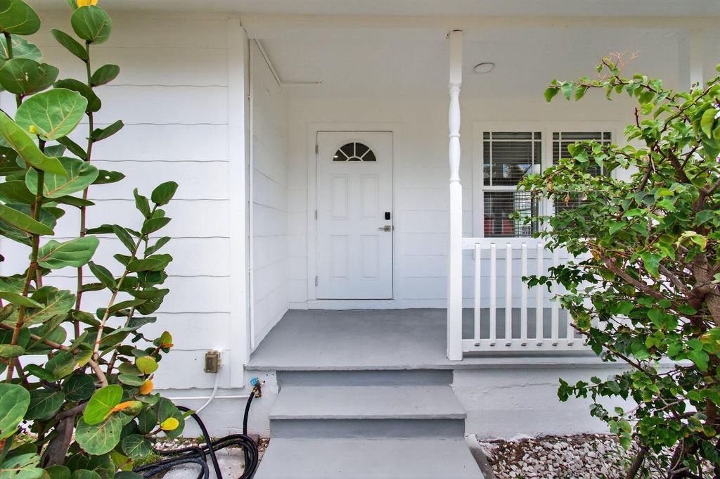 Photo of 218 S C Street, Lake Worth Beach, FL 33460 (MLS # R11147668)