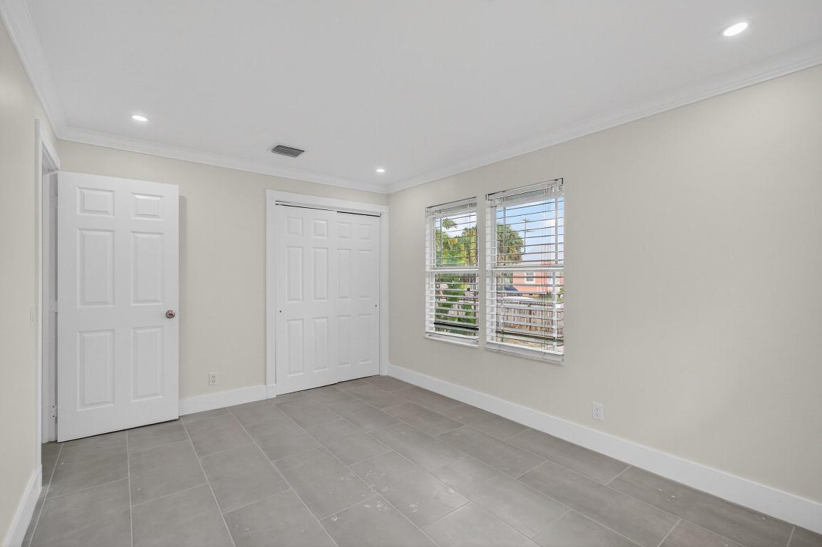 LAKE WORTH TOWN OF - Residential Lease