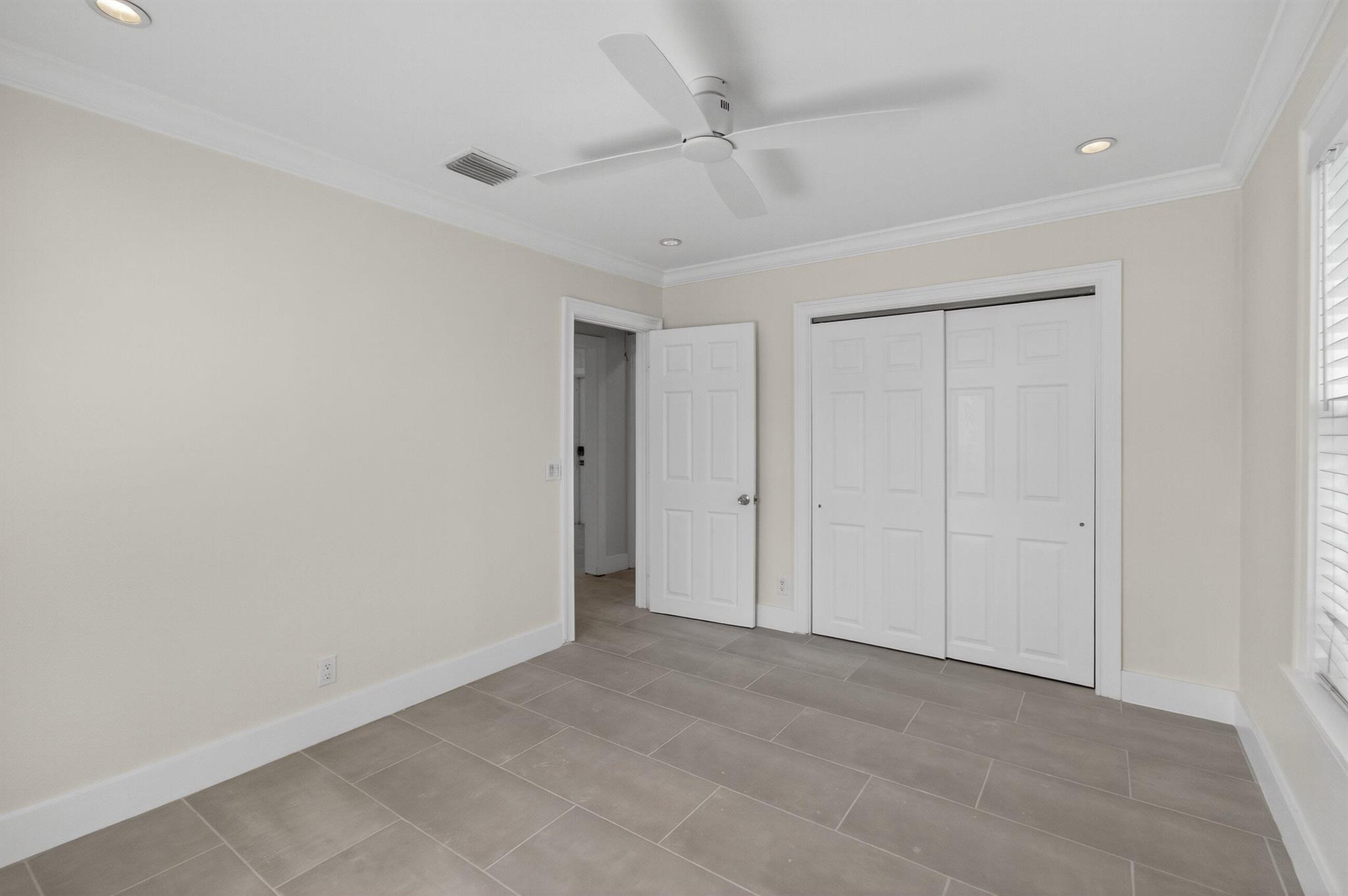 LAKE WORTH TOWN OF - Residential Lease