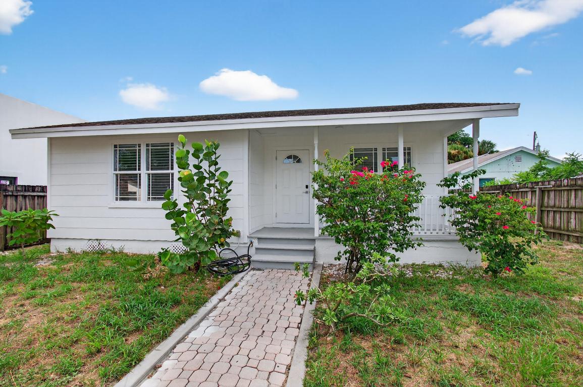 LAKE WORTH TOWN OF - Residential Lease