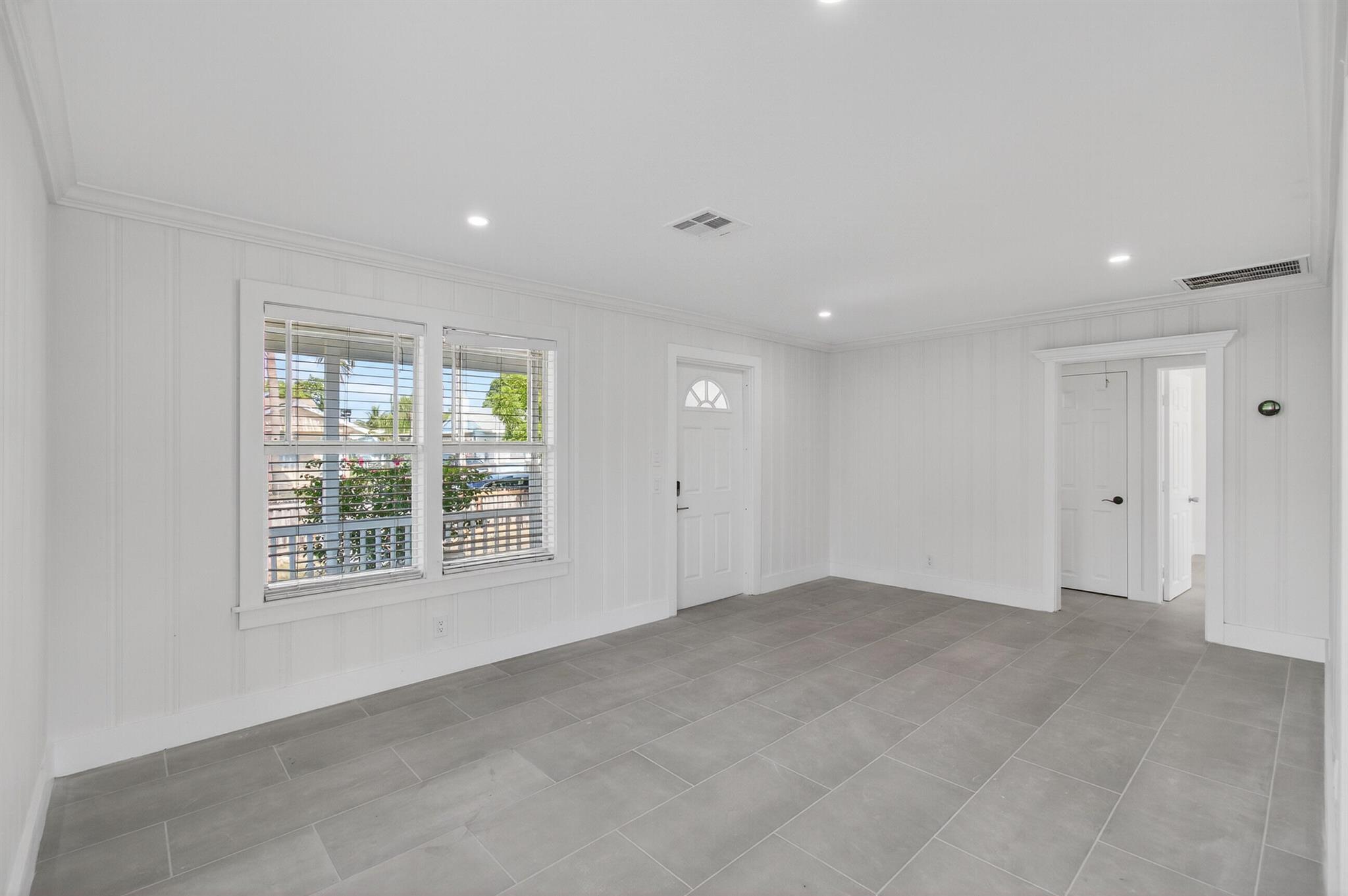 LAKE WORTH TOWN OF - Residential Lease