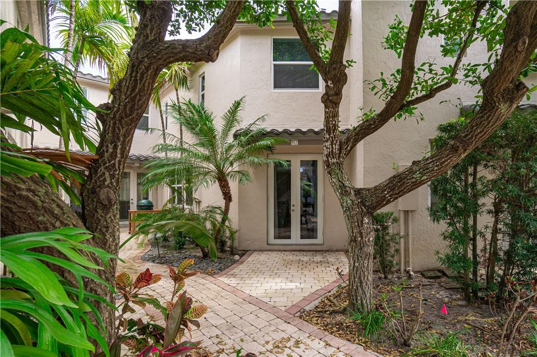 OCEAN WALK VILLAS - Residential