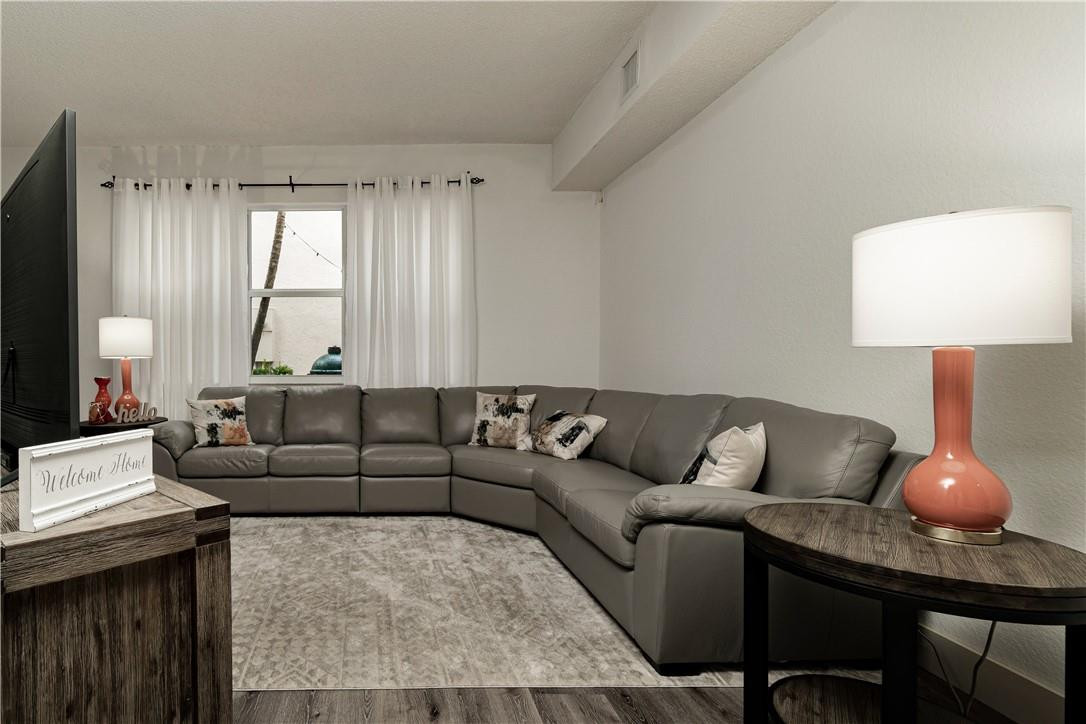 OCEAN WALK VILLAS - Residential