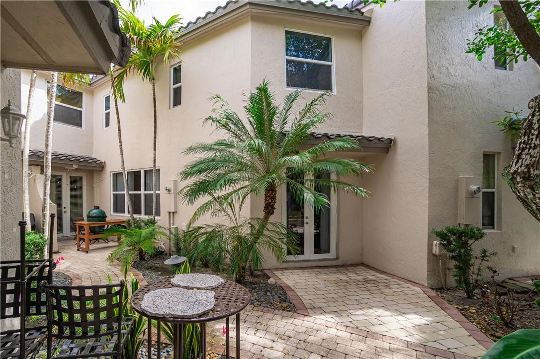 OCEAN WALK VILLAS - Residential