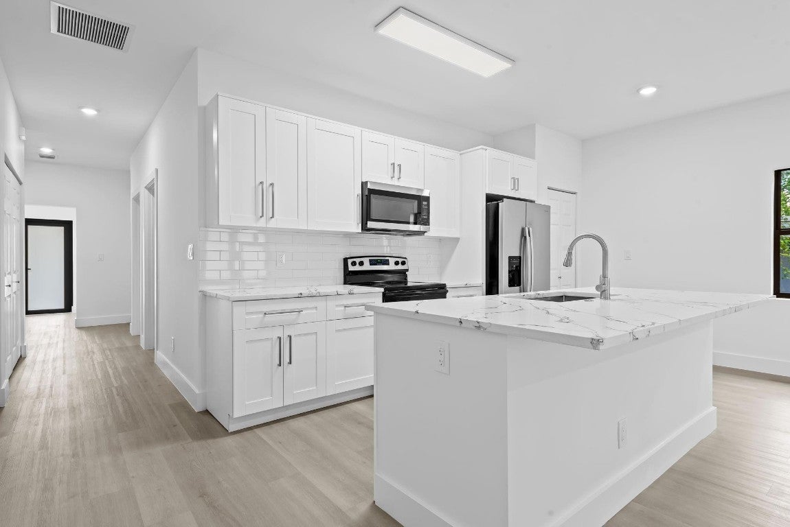 2810 NW 7th Street, Fort Lauderdale FL 33311