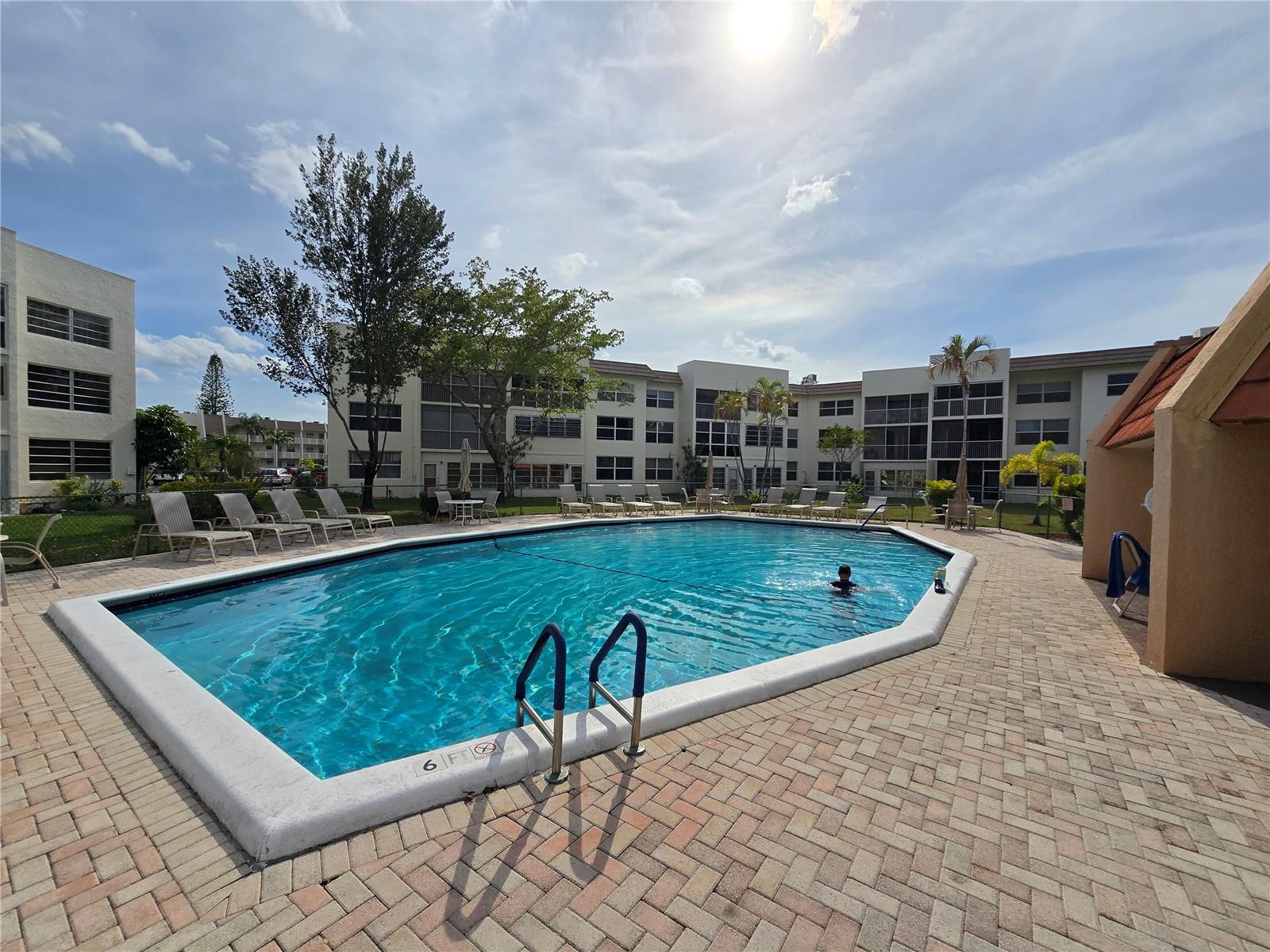 Royal Park Gardens - Residential
