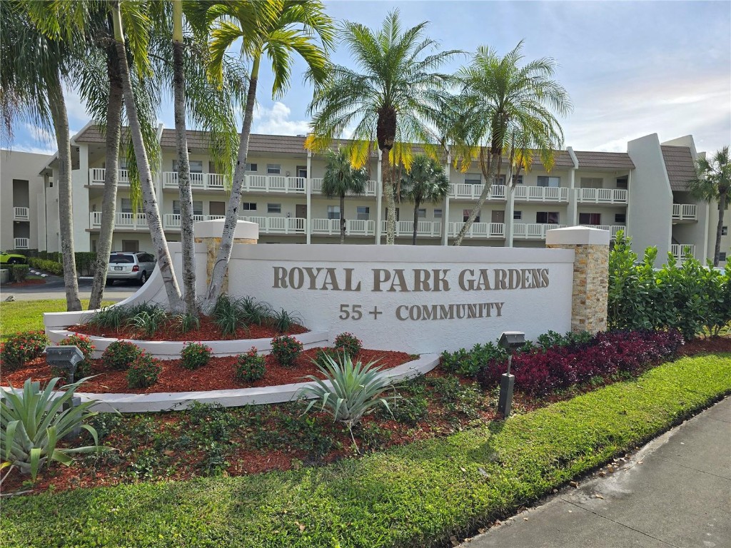 Royal Park Gardens - Residential