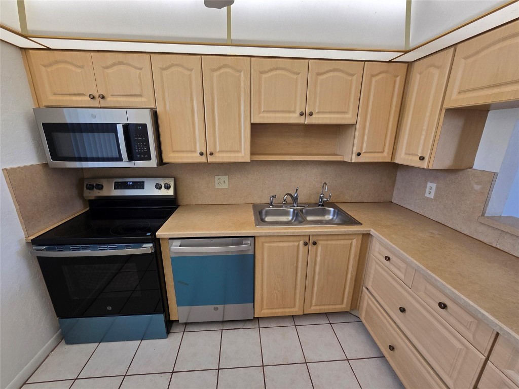 Royal Park Gardens - Residential