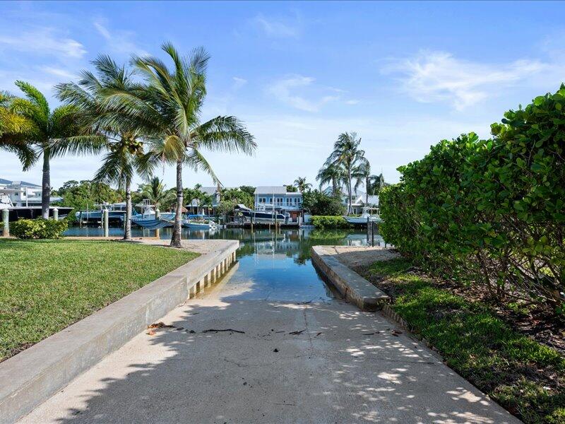 YACHT CLUB ESTATES - Residential