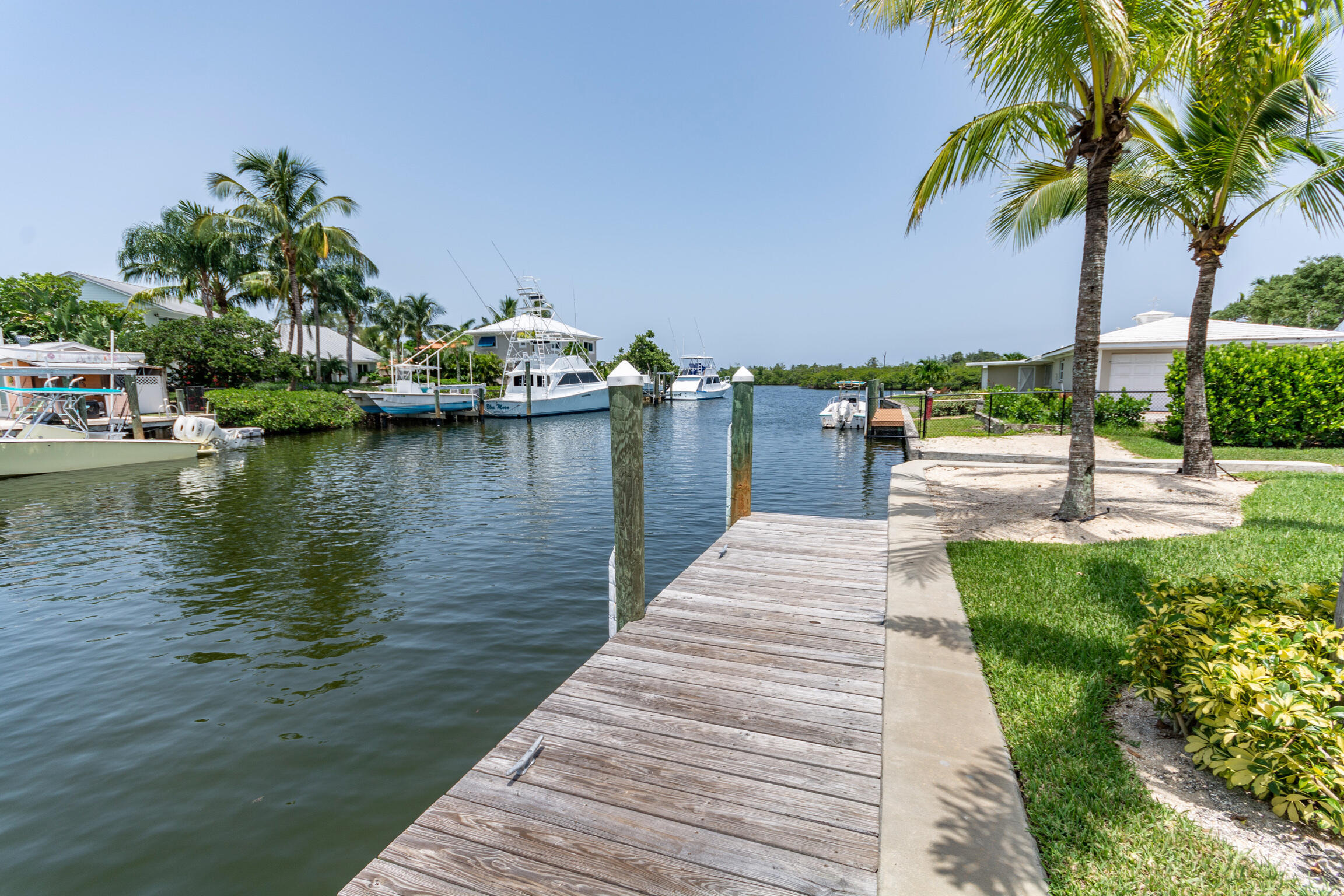 YACHT CLUB ESTATES - Residential