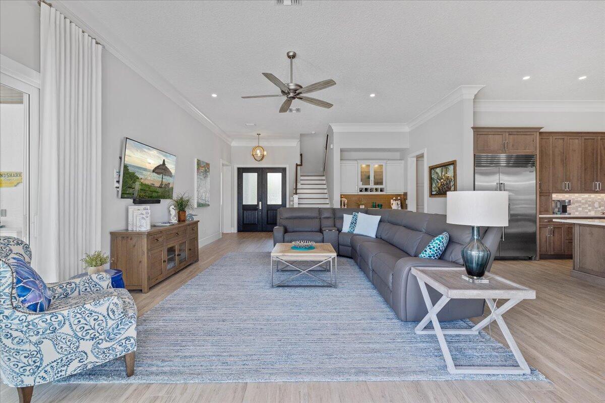 YACHT CLUB ESTATES - Residential