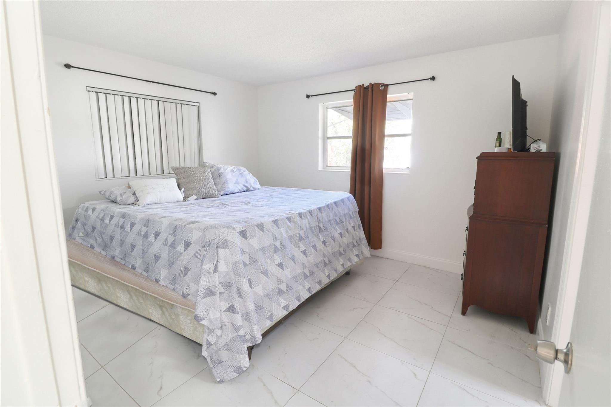 PARADISE GARDENS - Residential