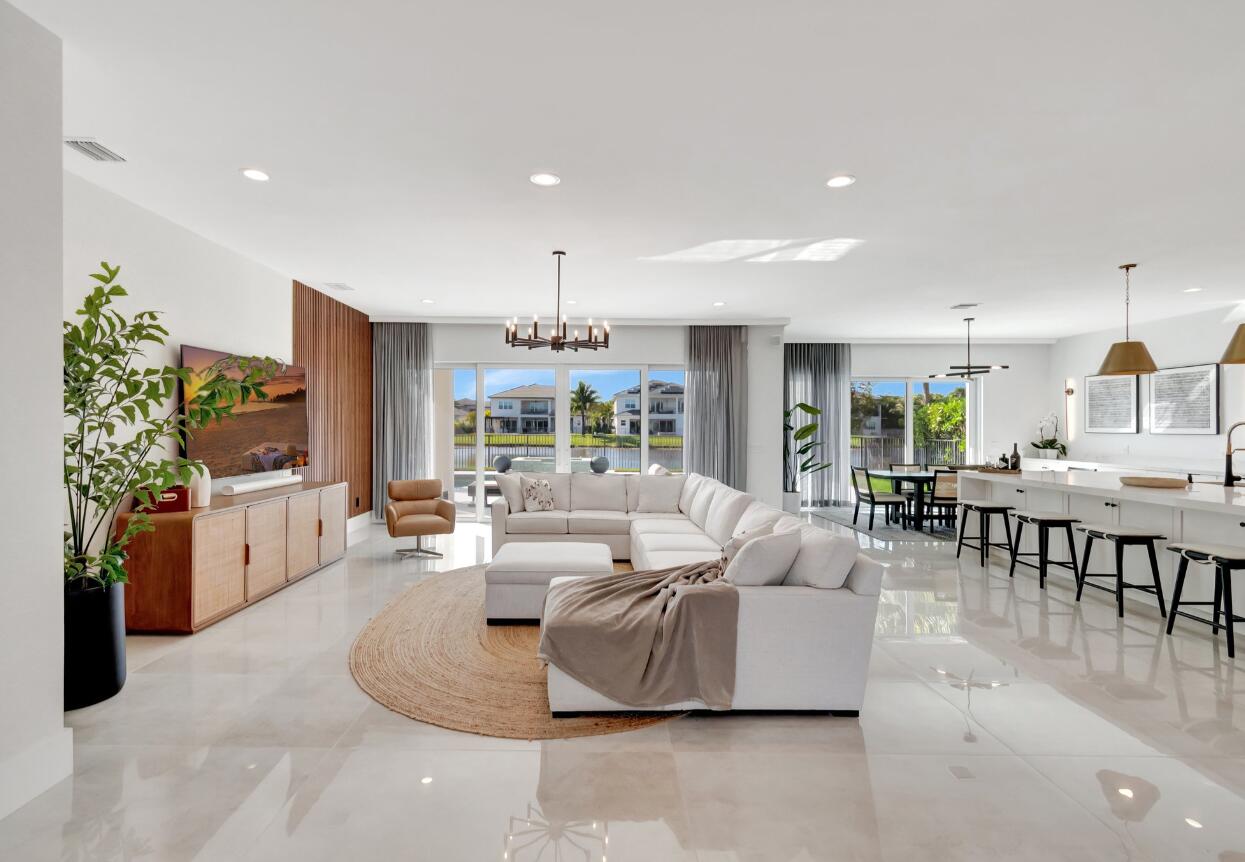 19871 Meadowside Lane