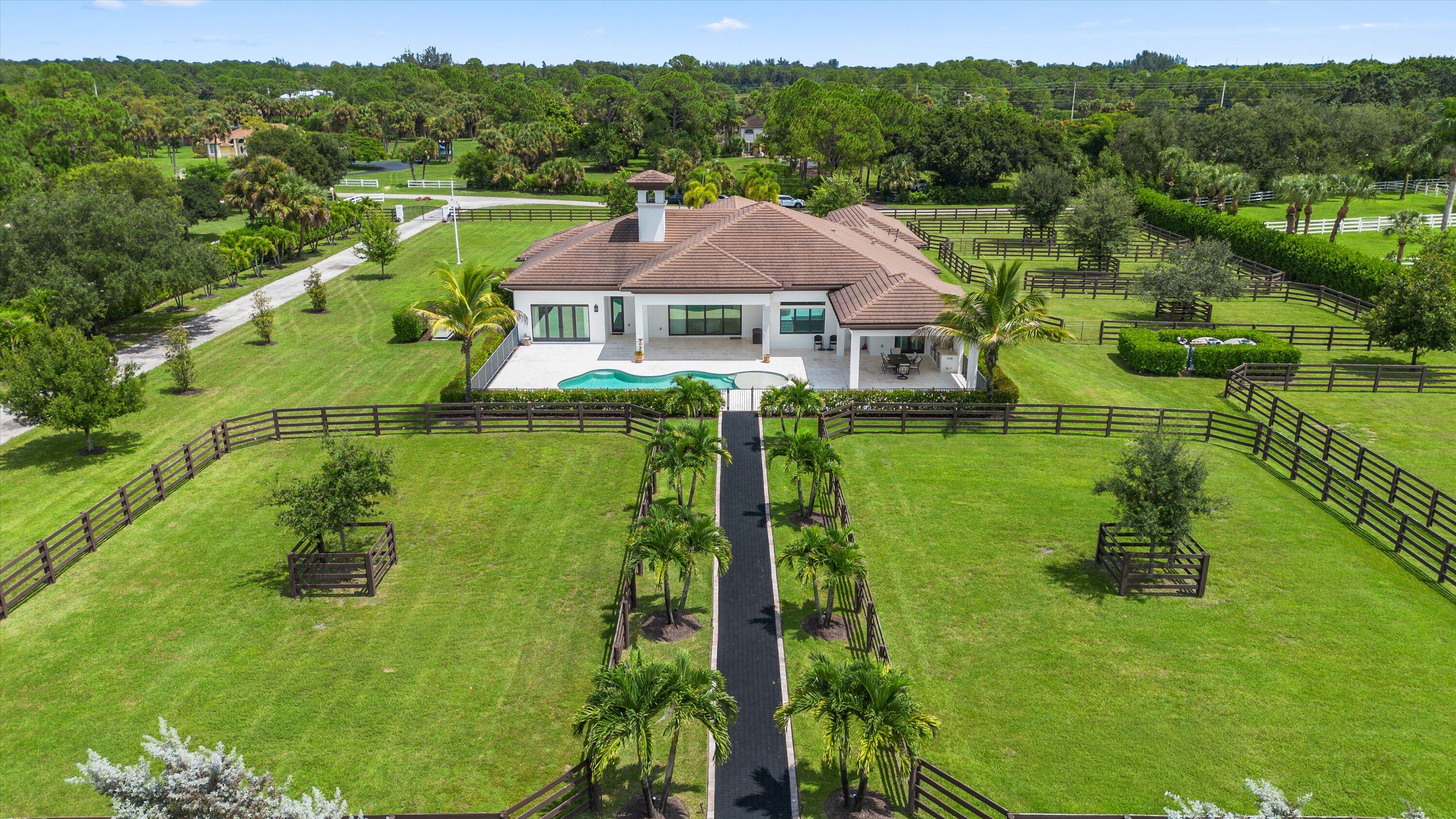 843 STALLION Drive