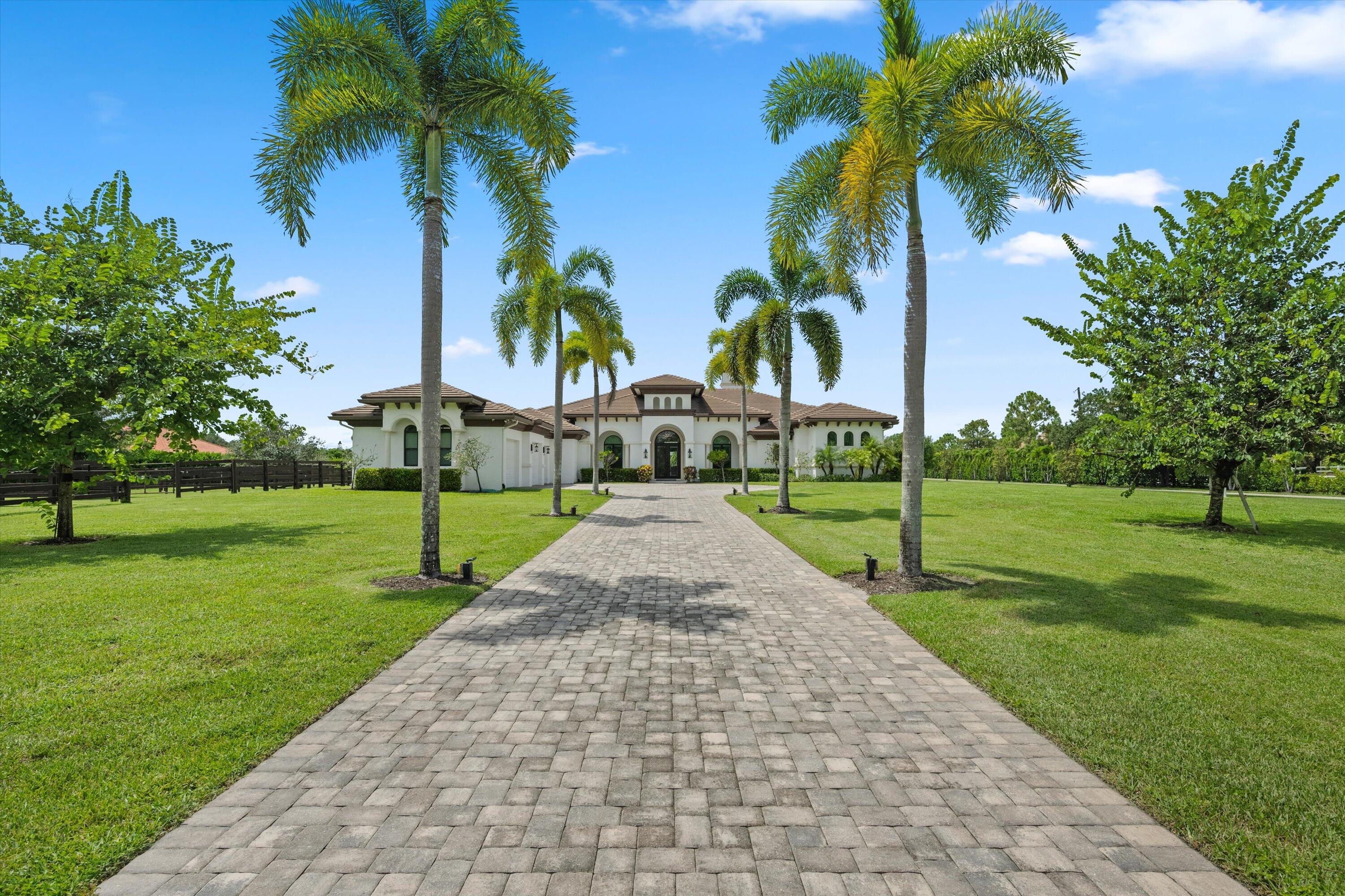 843 STALLION Drive