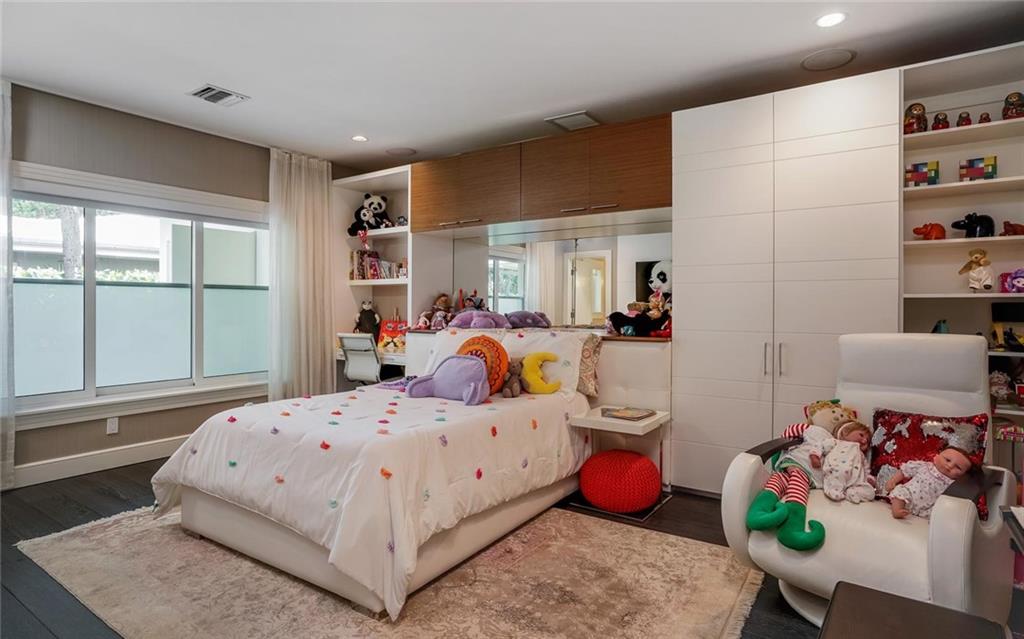 Del Lago Isle 42-2 B - Residential