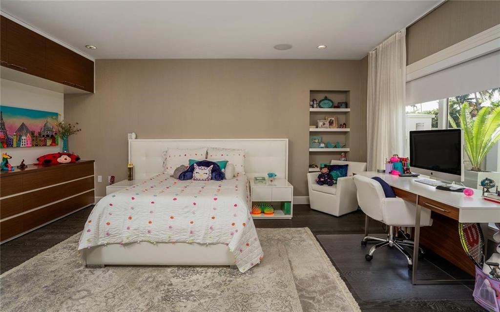 Del Lago Isle 42-2 B - Residential