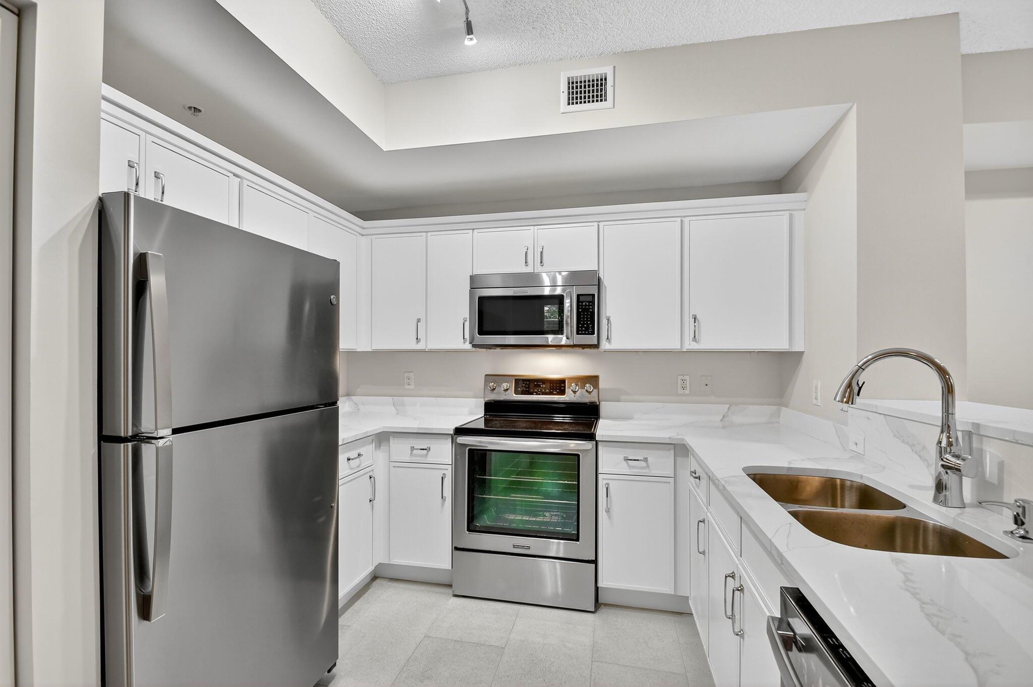 COURTYARDS IN CITYPLACE C - Residential Lease