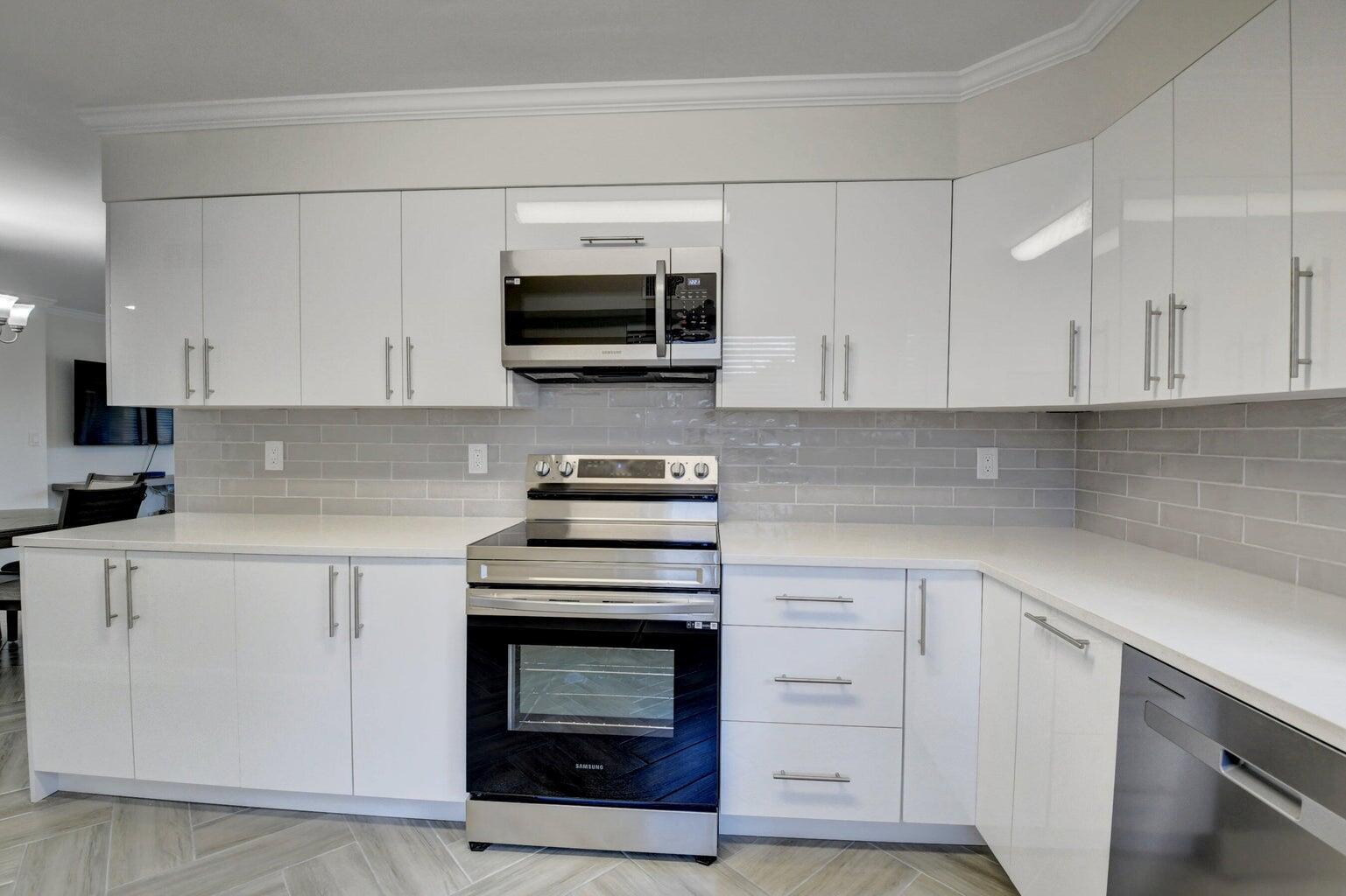 11258 Green Lake Drive 201