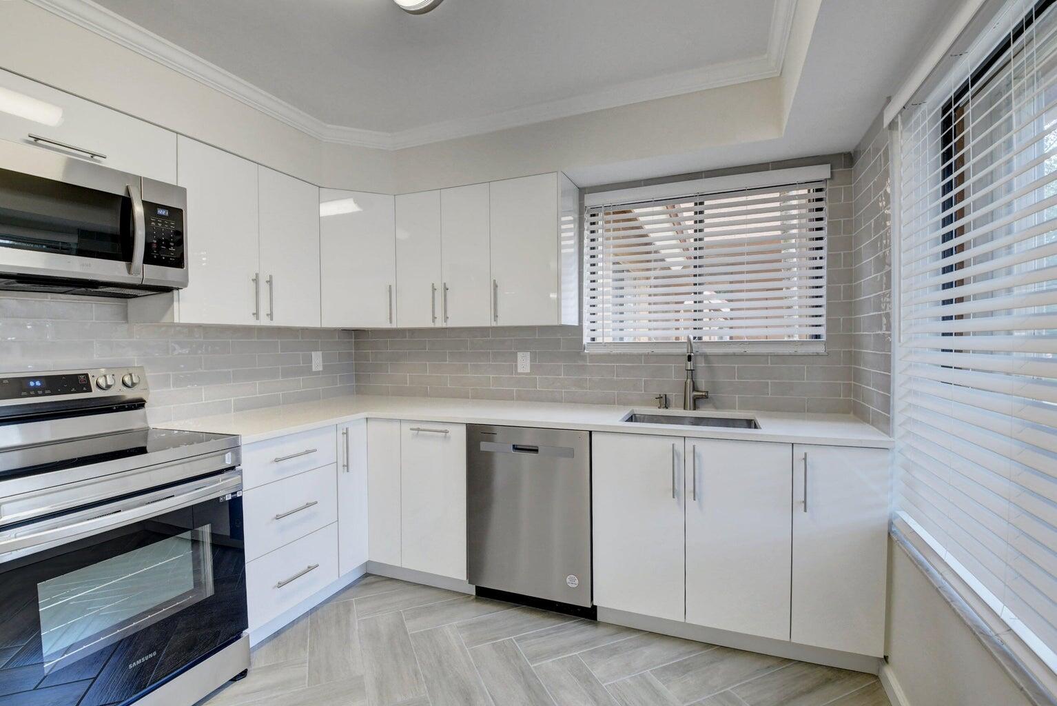 11258 Green Lake Drive 201