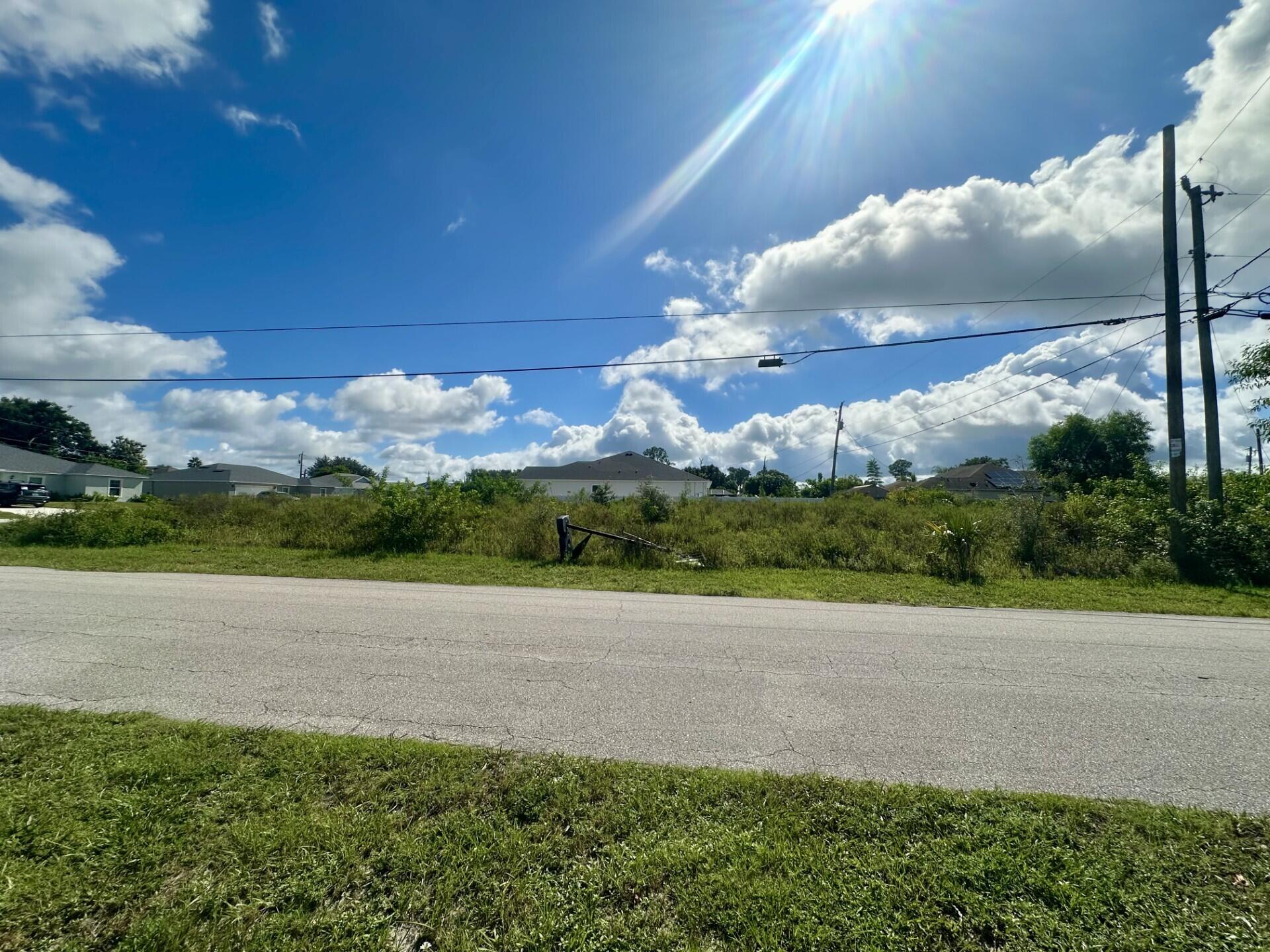 PORT ST LUCIE SECTION 33 - Land